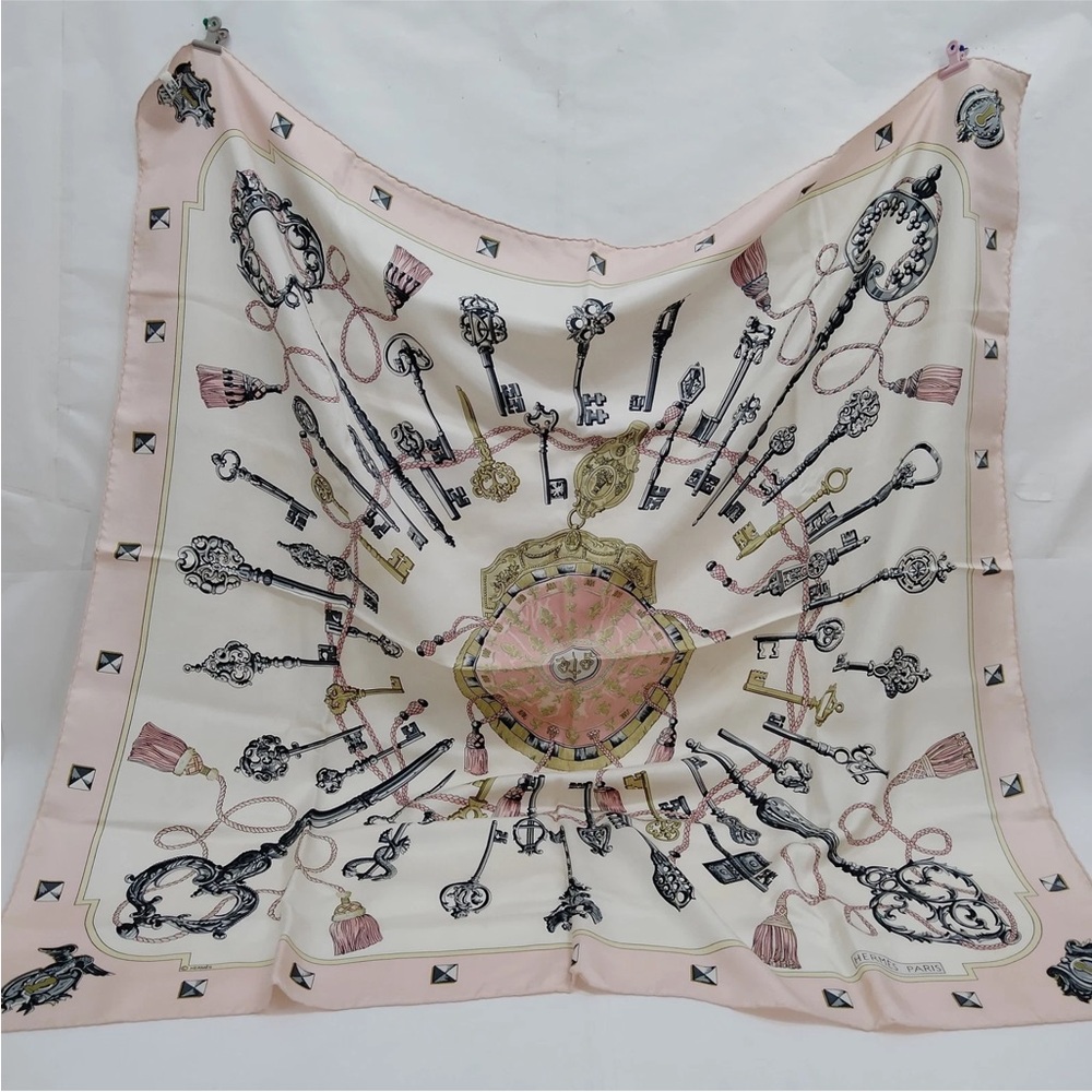 HERMES Carre 90 Silk Scarf